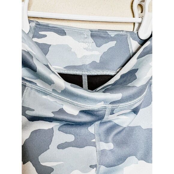 NWT! Athleta Girl High Rise Stash Your Treasures Tight in Camo Blue, Size 6 XS - Picture 6 of 6